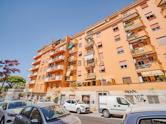 Appartamento in vendita di 182 m² in Via Giulio Rocco