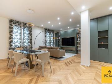 Appartamento in vendita di 182 m² in Via Giuseppe La Farina, 13