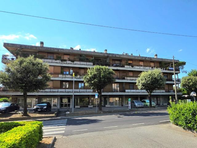Appartamento in vendita di 182 m² in Via delle Marche, 158
