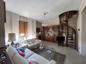 Appartamento in vendita di 182 m² in Via Emilio Gallori, 53100