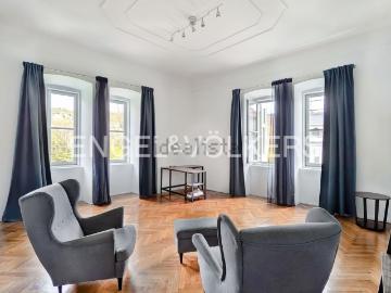 Appartamento in vendita di 182 m² in Via Raffaele Zovenzoni, 1