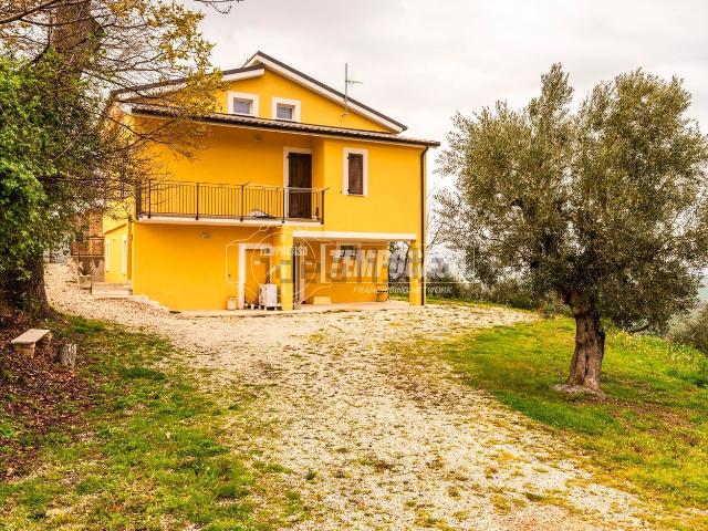 Appartamento in vendita di 182 m² in Contrada Parolito
