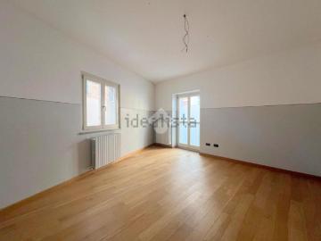 Appartamento in vendita di 183 m² in Via C. Benso di Cavour, 125