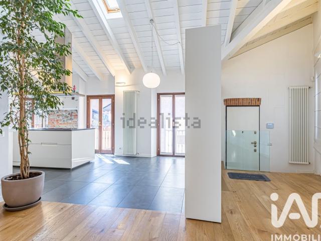 Appartamento in vendita di 183 m² in Via Ariberto da Intimiano, 3