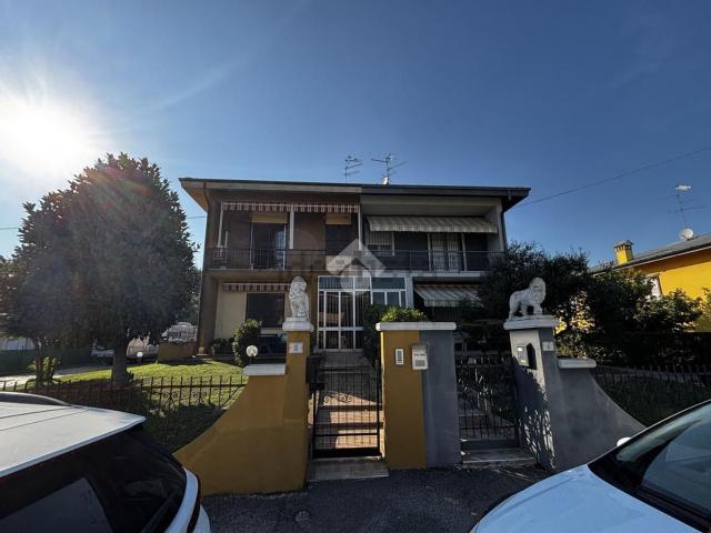 Appartamento in vendita di 183 m² in Via della Costituente, 6