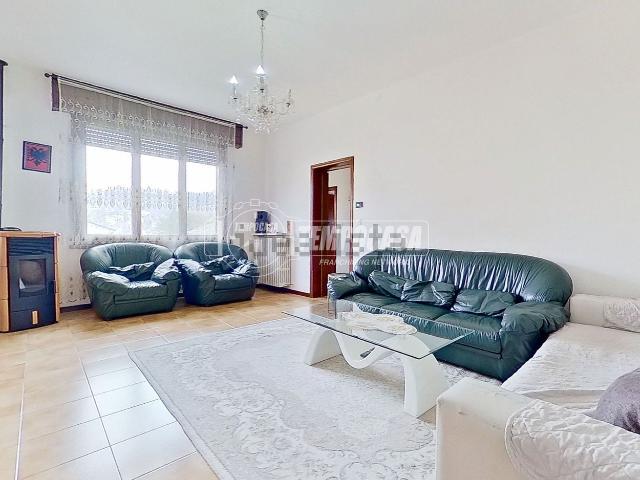 Appartamento in vendita di 183 m² in Via Monte Grappa, 23
