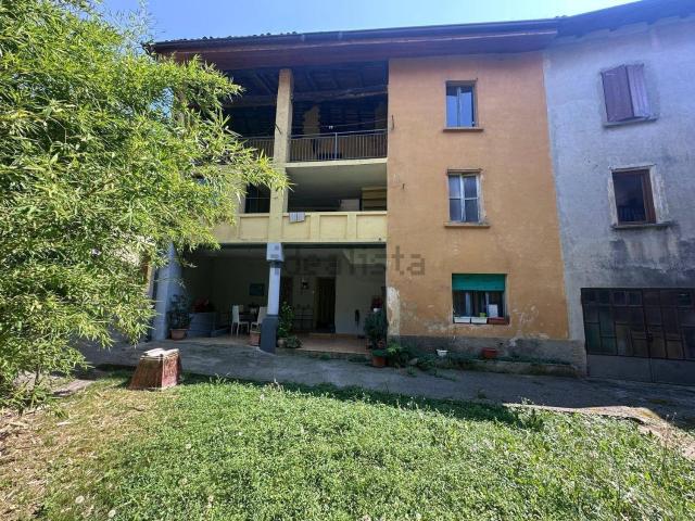 Appartamento in vendita di 183 m² in Via Monte Grappa