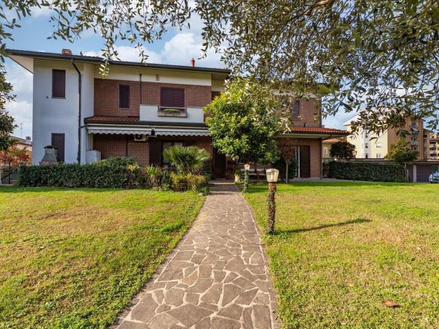 Appartamento in vendita di 183 m² in Via P. Mascagni, 7