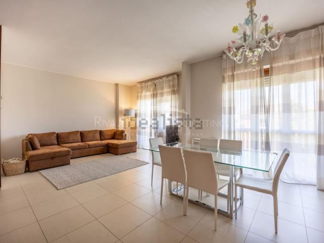 Appartamento in vendita di 183 m² in Via Valence, 1