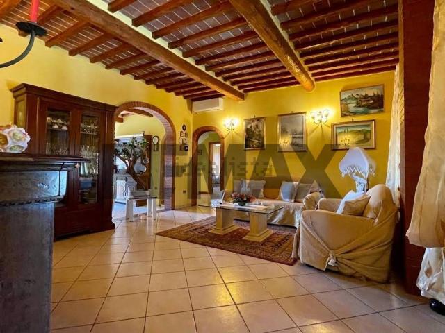 Appartamento in vendita di 183 m² in Via Vittorio Veneto, 137