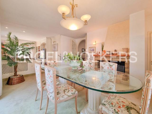 Appartamento in vendita di 183 m² in Via XIII Martiri, 50