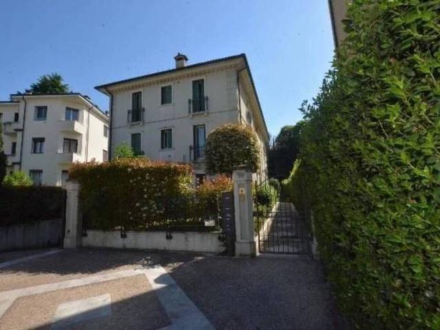 Appartamento in vendita di 183 m² in Viale Dante Alighieri, 14