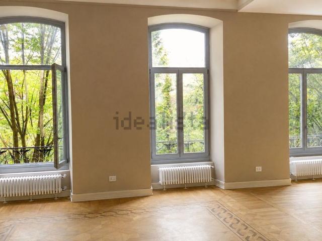 Appartamento in vendita di 183 m² in Viale della Terza Armata, 22