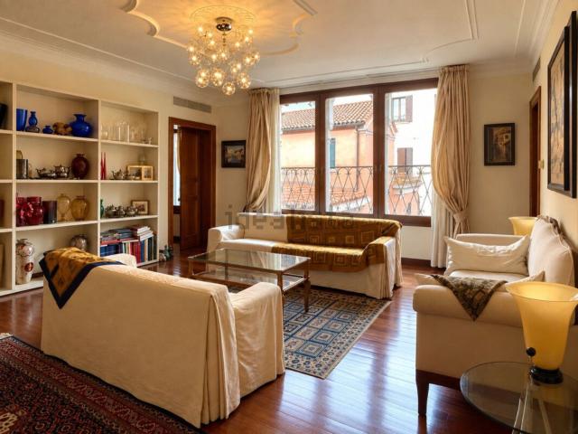 Appartamento in vendita di 183 m² in Calle De L&apos Agnello, 2281