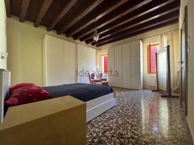 Appartamento in vendita di 184 m² in Via Caprera, 120