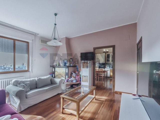Appartamento in vendita di 184 m² in Via Alessandro Caselli, 46
