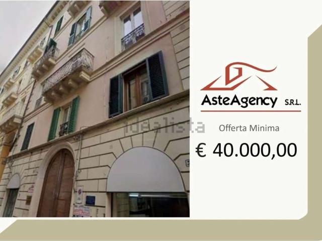Appartamento in vendita di 184 m² in Via Arniense, 38