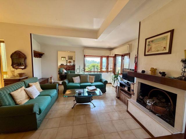 Appartamento in vendita di 184 m² in Via Aurelia