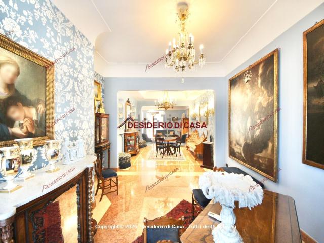 Appartamento in vendita di 184 m² in Via Belvedere Principe di Piemonte, 80
