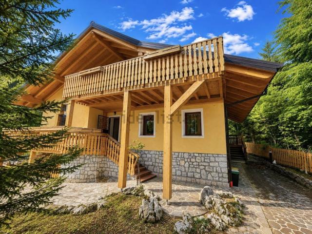 Appartamento in vendita di 184 m² in Via Giovan Battista Fabris, 7