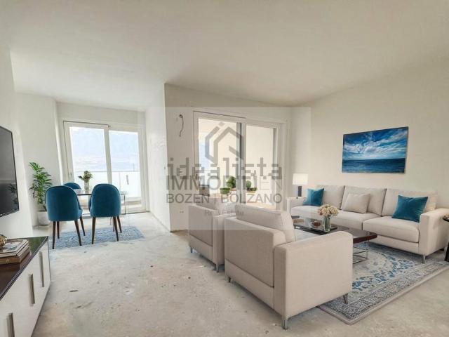 Appartamento in vendita di 184 m² in Via Resia, 12