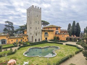 Appartamento in vendita di 184 m² in Via Ubaldino Peruzzi, 158