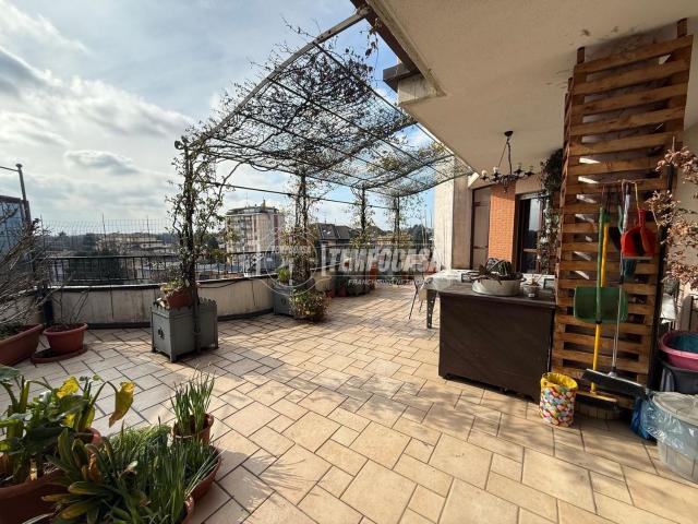 Appartamento in vendita di 184 m² in Viale Giuseppe Borri, 63