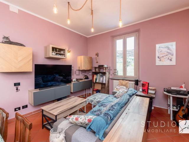 Appartamento in vendita di 185 m² in Via Montalese