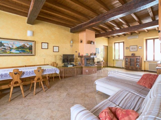 Appartamento in vendita di 185 m² in Via C. Battisti, 6