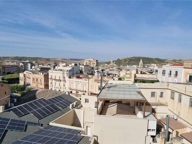 Appartamento in vendita di 185 m² in Via Canale D&apos Alonzo, 9