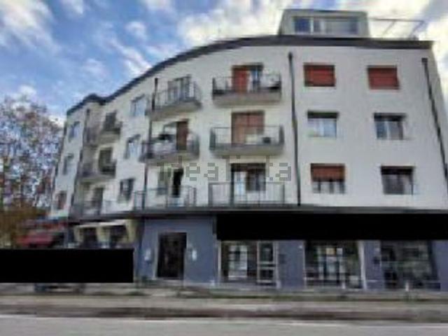 Appartamento in vendita di 185 m² in Via Carlo Cattaneo, 15