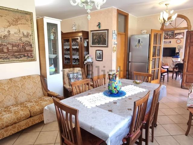 Appartamento in vendita di 185 m² in Via Cinque Quattrini