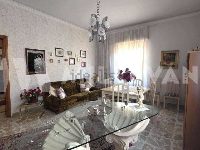 Appartamento in vendita di 120 m² in Via Acero, 61
