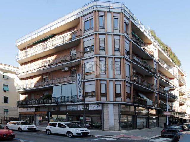 Appartamento in vendita di 185 m² in Via Galileo Galilei, 4