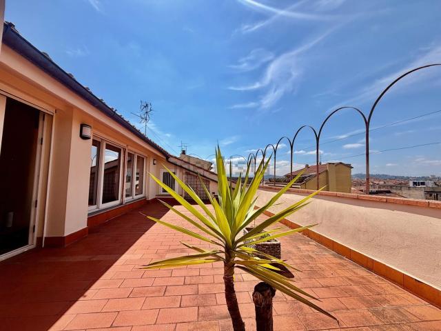 Appartamento in vendita di 185 m² in Via Giovanni Berchet