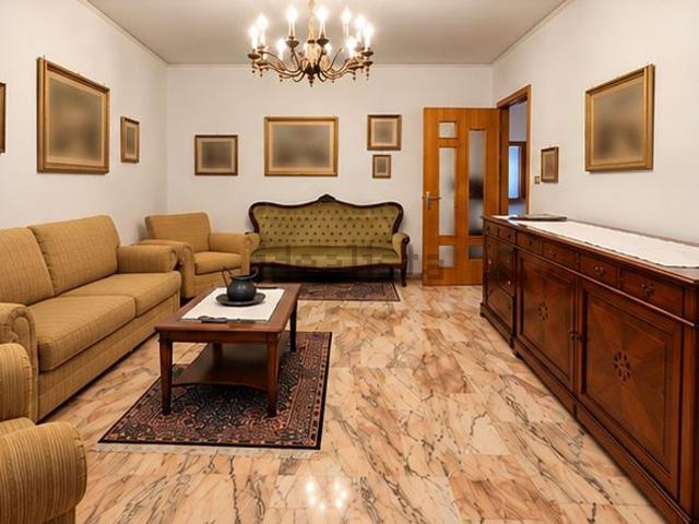 Appartamento in vendita di 185 m² in Via Giovanni Negri