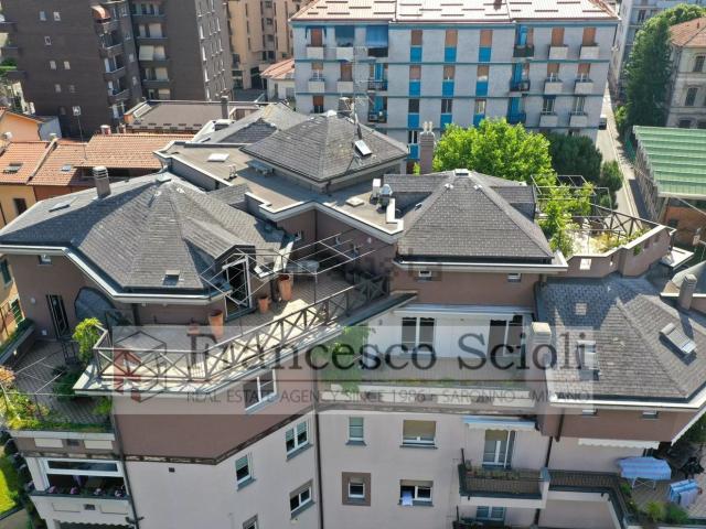 Appartamento in vendita di 185 m² in Via Don Luigi Guanella, 5