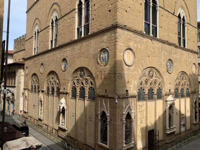 Appartamento in vendita di 185 m² in Via dei Calzaiuoli