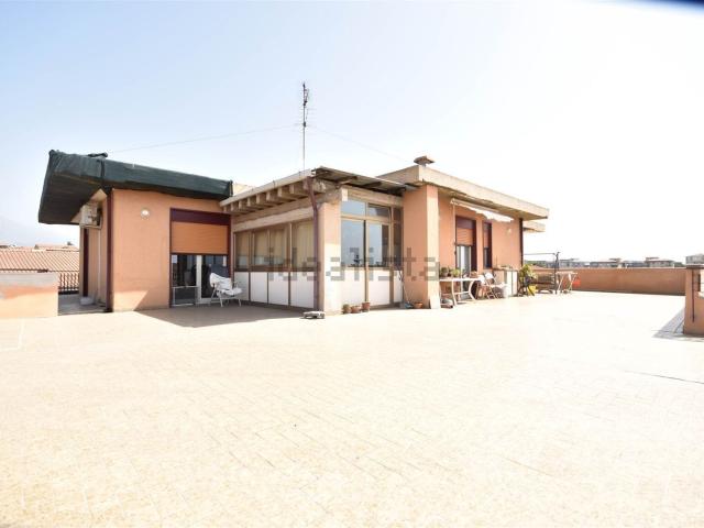 Appartamento in vendita di 185 m² in Via dei Gelsi, 18