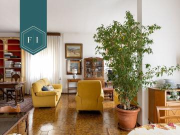 Appartamento in vendita di 185 m² in Via di Soffiano
