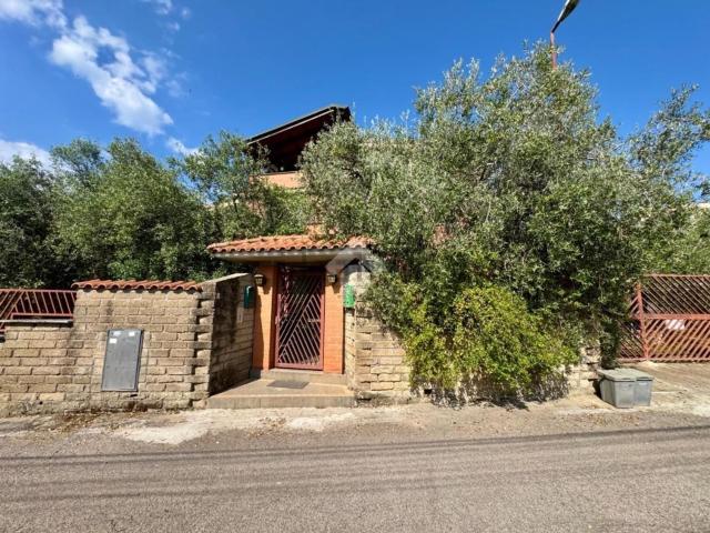 Appartamento in vendita di 185 m² in Via Fratelli Dorici, 42