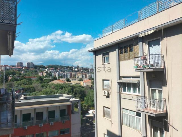 Appartamento in vendita di 185 m² in Via Orchidea