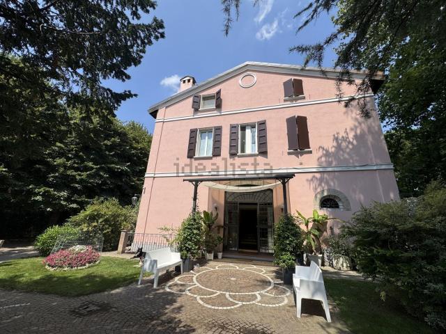 Appartamento in vendita di 185 m² in Via Montebello