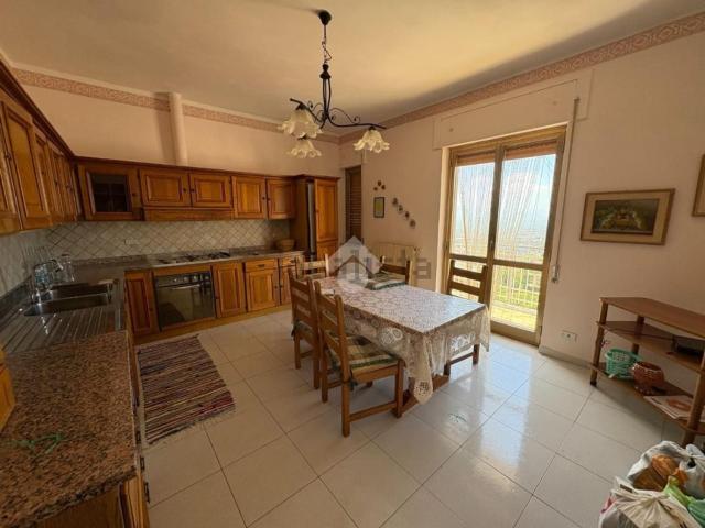 Appartamento in vendita di 185 m² in Via Madonna della Spina, 40