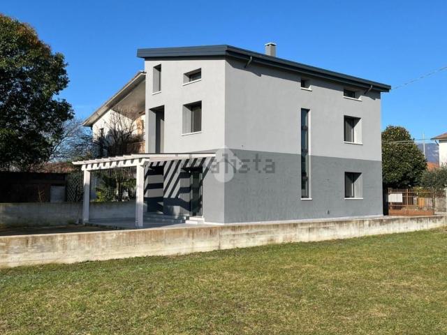 Appartamento in vendita di 185 m² in Via Marangoni, 11