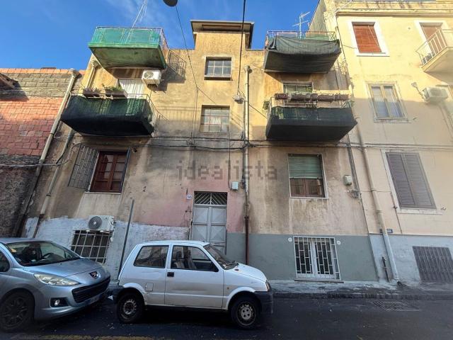 Appartamento in vendita di 185 m² in Via Salvo D&apos Acquisto, 58
