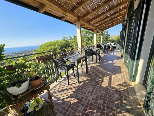 Appartamento in vendita di 185 m² in Via San Gennaro