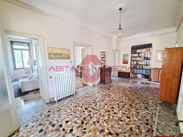 Appartamento in vendita di 185 m² in Via Sandro Gallo, 39