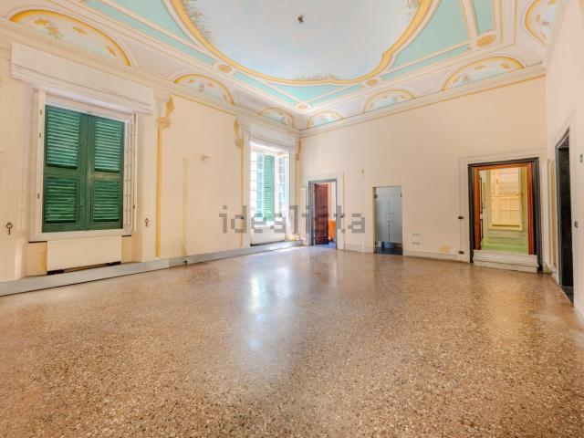 Appartamento in vendita di 185 m² in Via Sestri, 37