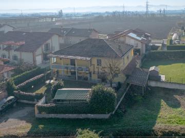 Appartamento in vendita di 185 m² in Via Silvio Pellico